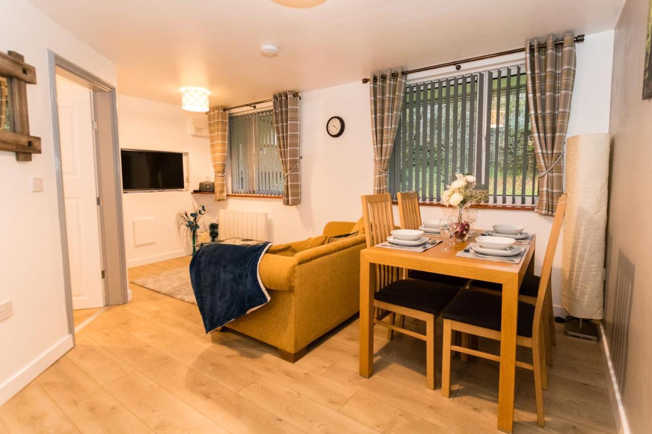 1 Bedroom Newton Apartment L Free Parking L Wigan Royal Infirmary L Haigh Hall L Central Location Ngoại thất bức ảnh