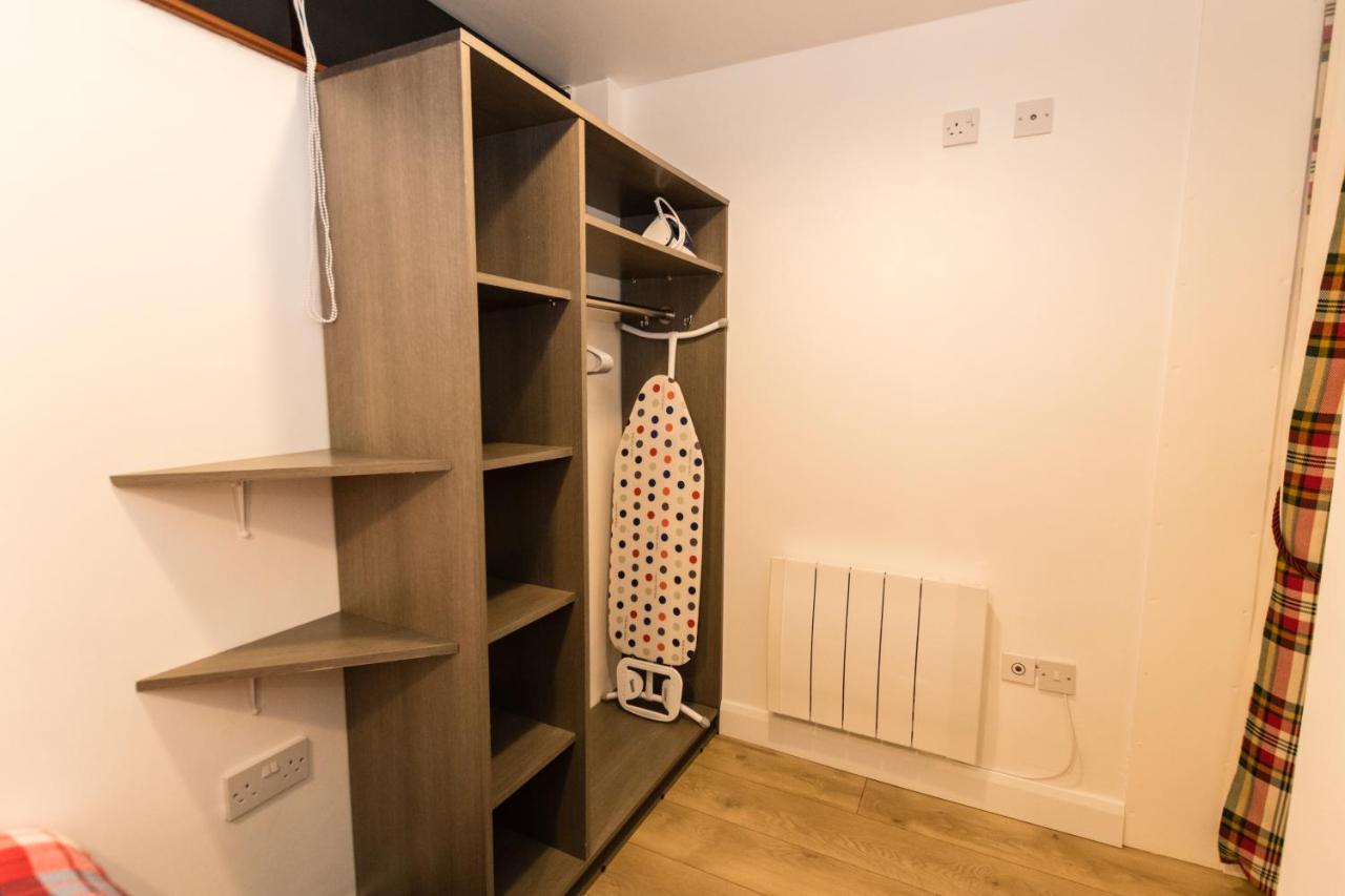 1 Bedroom Newton Apartment L Free Parking L Wigan Royal Infirmary L Haigh Hall L Central Location Ngoại thất bức ảnh