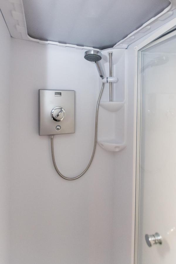 1 Bedroom Newton Apartment L Free Parking L Wigan Royal Infirmary L Haigh Hall L Central Location Ngoại thất bức ảnh