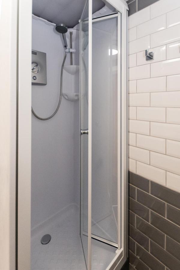 1 Bedroom Newton Apartment L Free Parking L Wigan Royal Infirmary L Haigh Hall L Central Location Ngoại thất bức ảnh